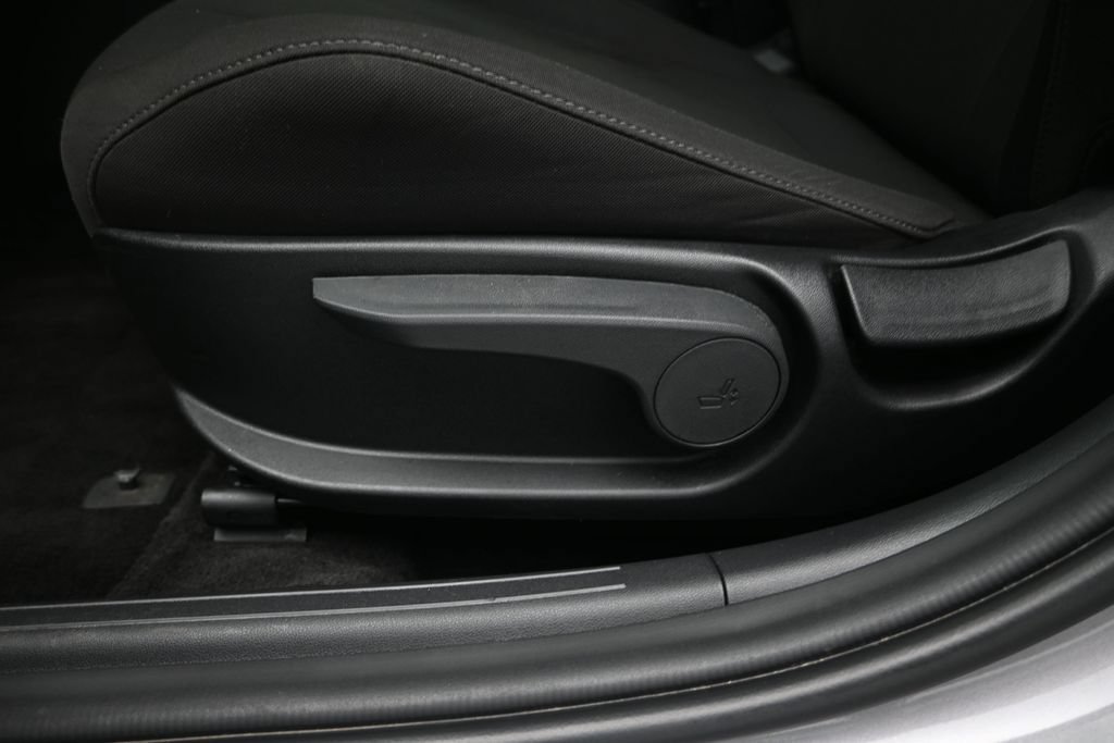 Used 2025 Hyundai Elantra Sport FWD image 19