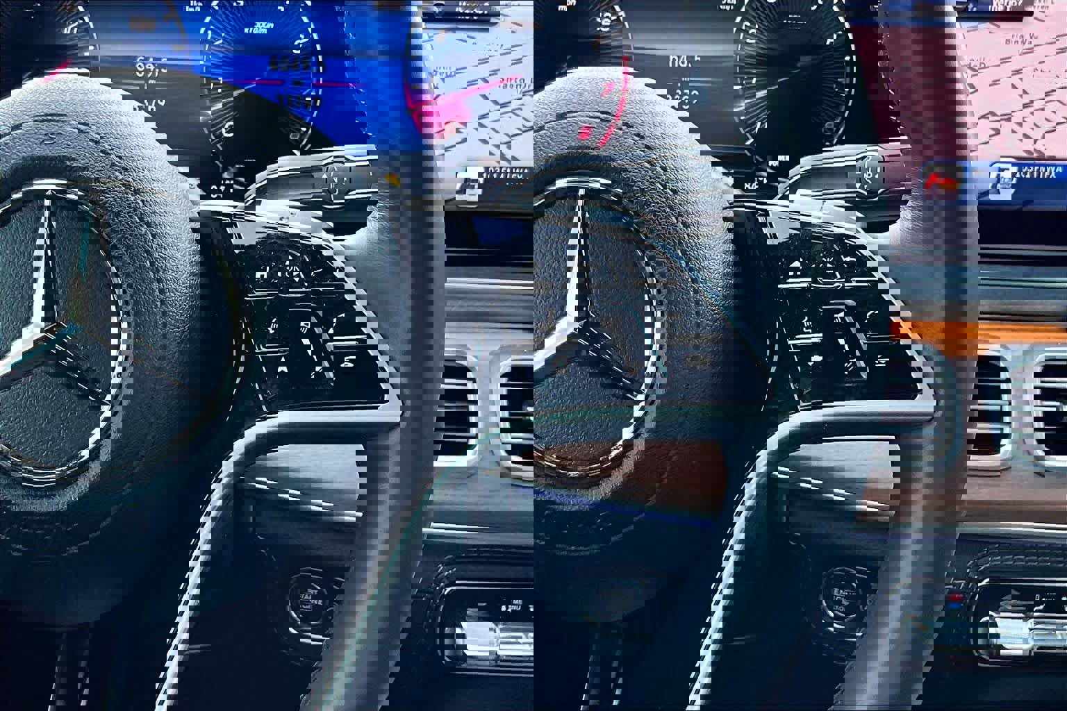 Used 2024 Mercedes-Benz GLE 350 4MATIC image 25