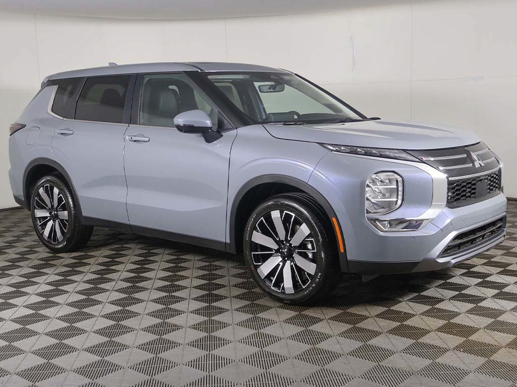 New 2026 Mitsubishi Outlander SE FWD image 2