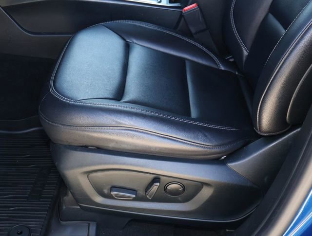 Used 2020 Ford Explorer XLT w/ Equipment Group 202A RWD image 16