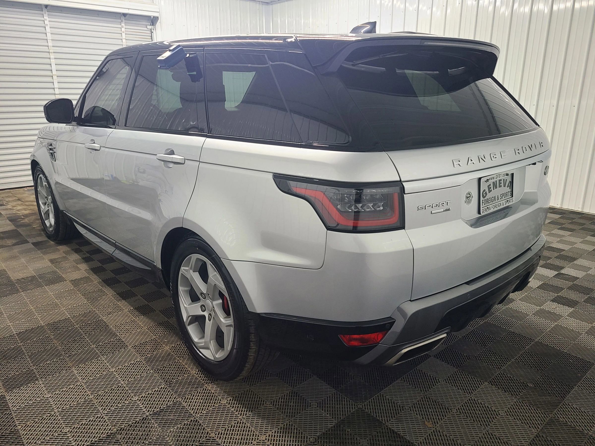 Used 2018 Land Rover Range Rover Sport HSE image 10