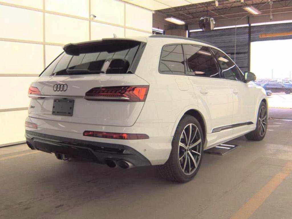 Used 2021 Audi SQ7 Prestige w/ Prestige Package AWD/4WD image 2