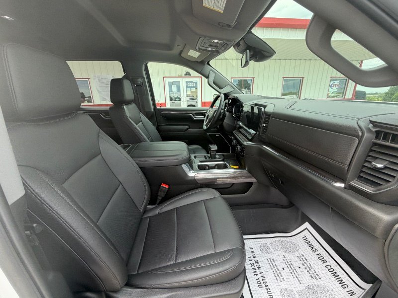 Used 2024 Chevrolet Silverado 1500 LTZ AWD/4WD image 11