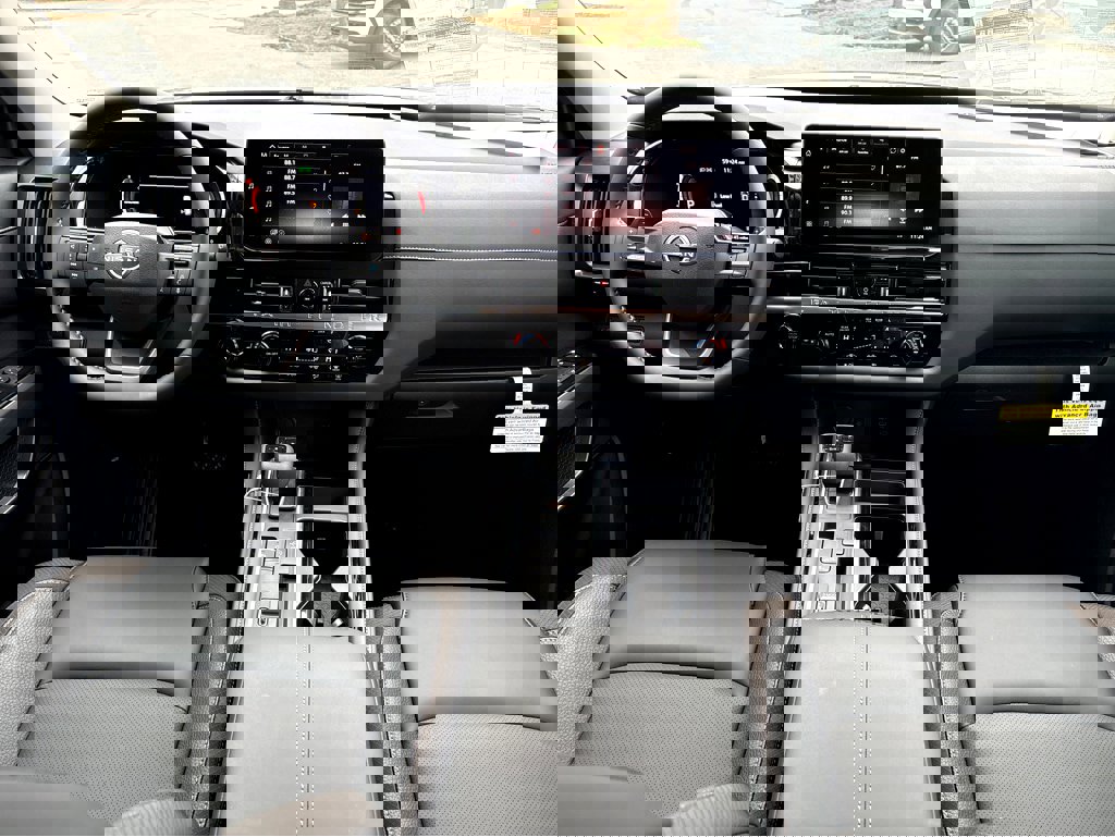 New 2026 Nissan Pathfinder SL image 4