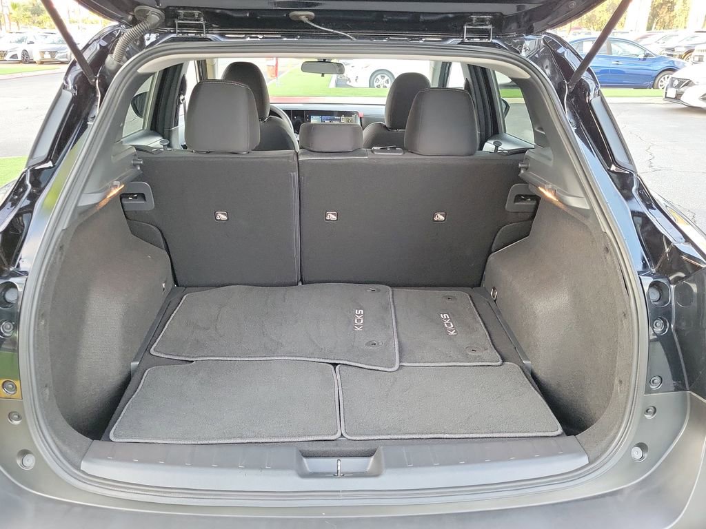 Certified 2025 Nissan Kicks SV image 21