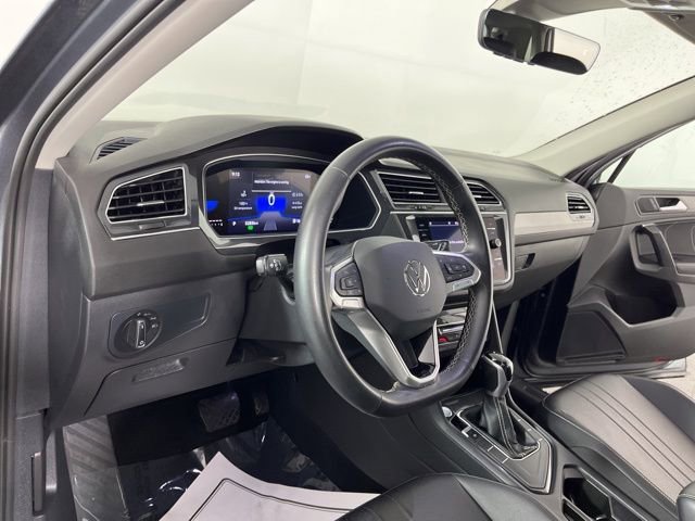 Used 2023 Volkswagen Tiguan SE image 19