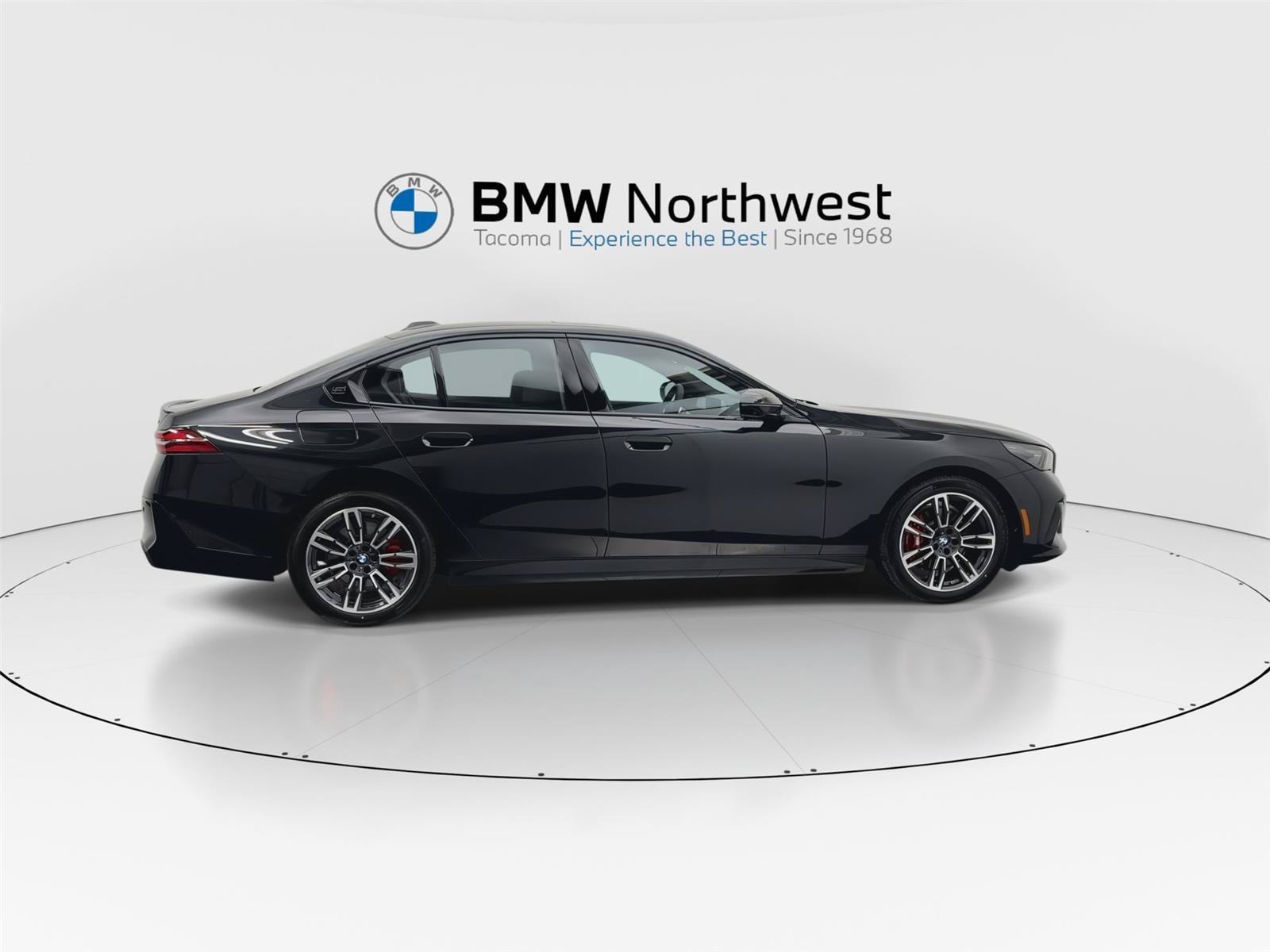 New 2026 BMW 530i xDrive w/ M Sport Package AWD/4WD image 4