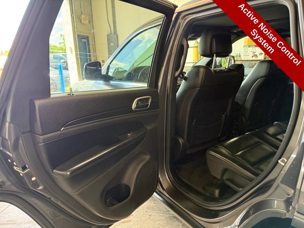 Used 2019 Jeep Grand Cherokee Limited w/ Luxury Group II AWD/4WD image 31