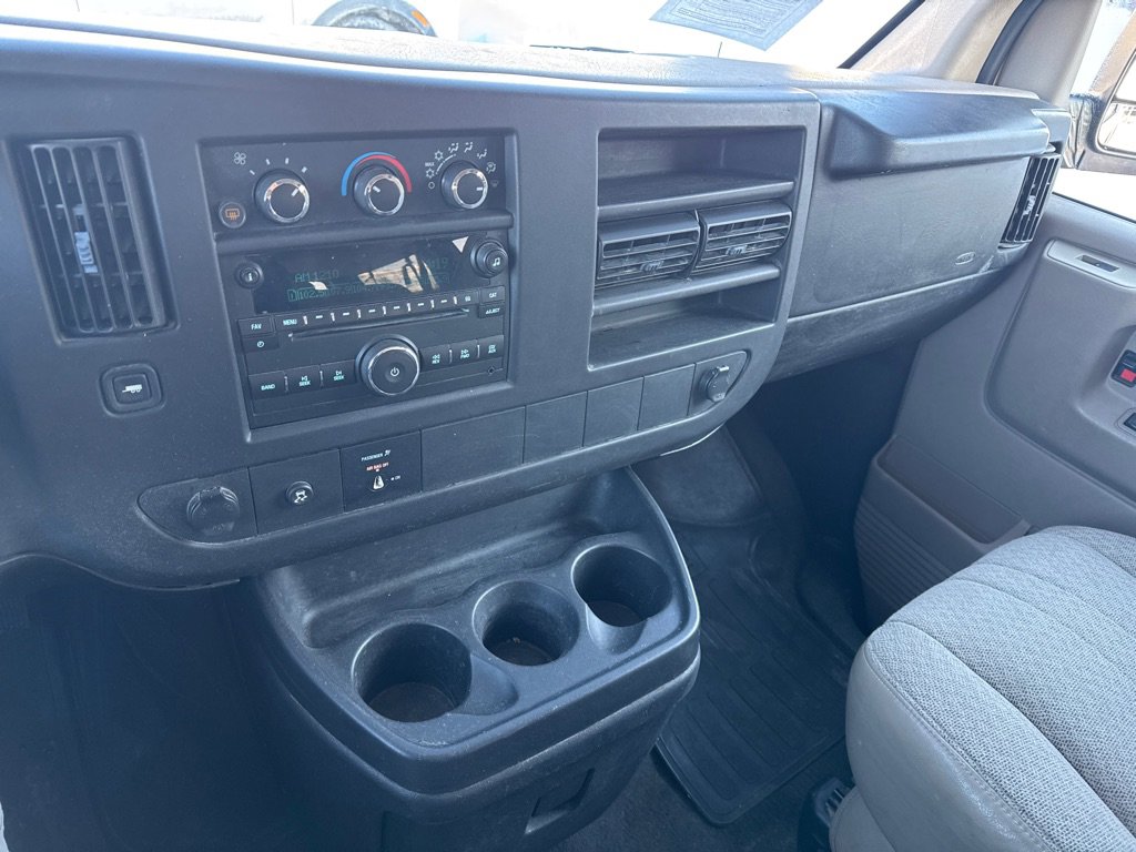 Used 2008 GMC Savana 3500 G3500 w/ LT Preferred Equipment Group image 16