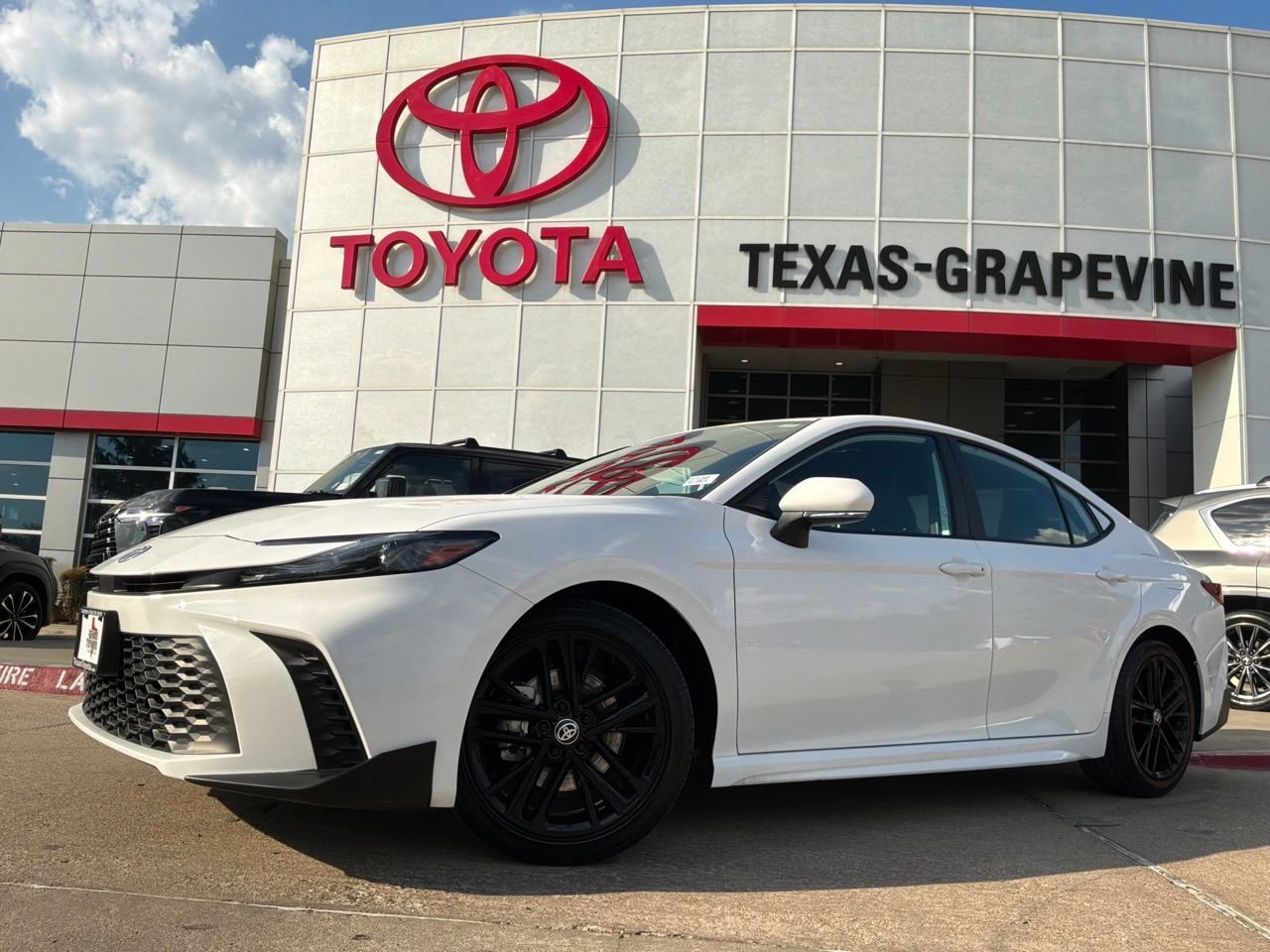 Used 2026 Toyota Camry SE FWD image 2
