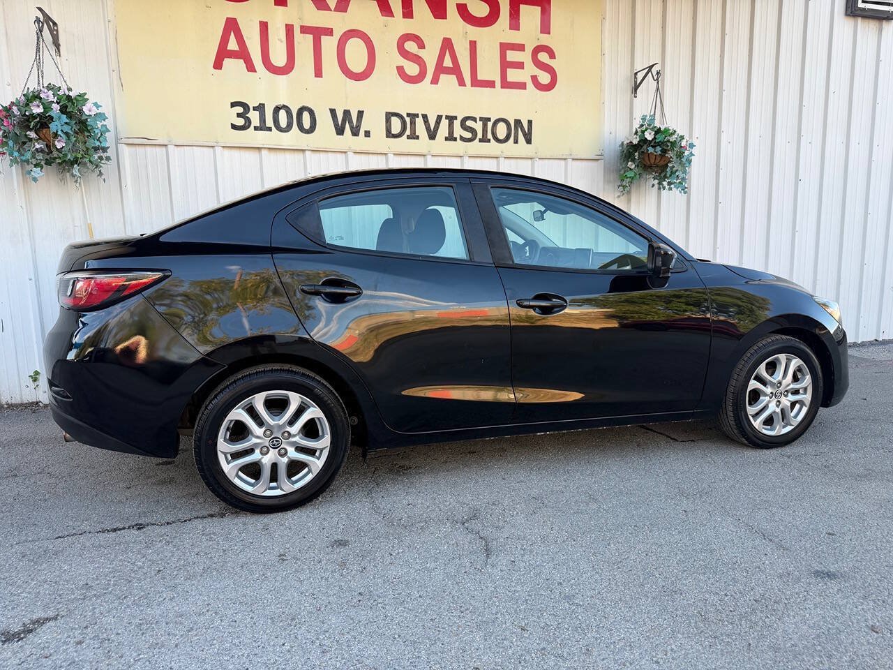 Used 2016 Scion iA FWD image 4