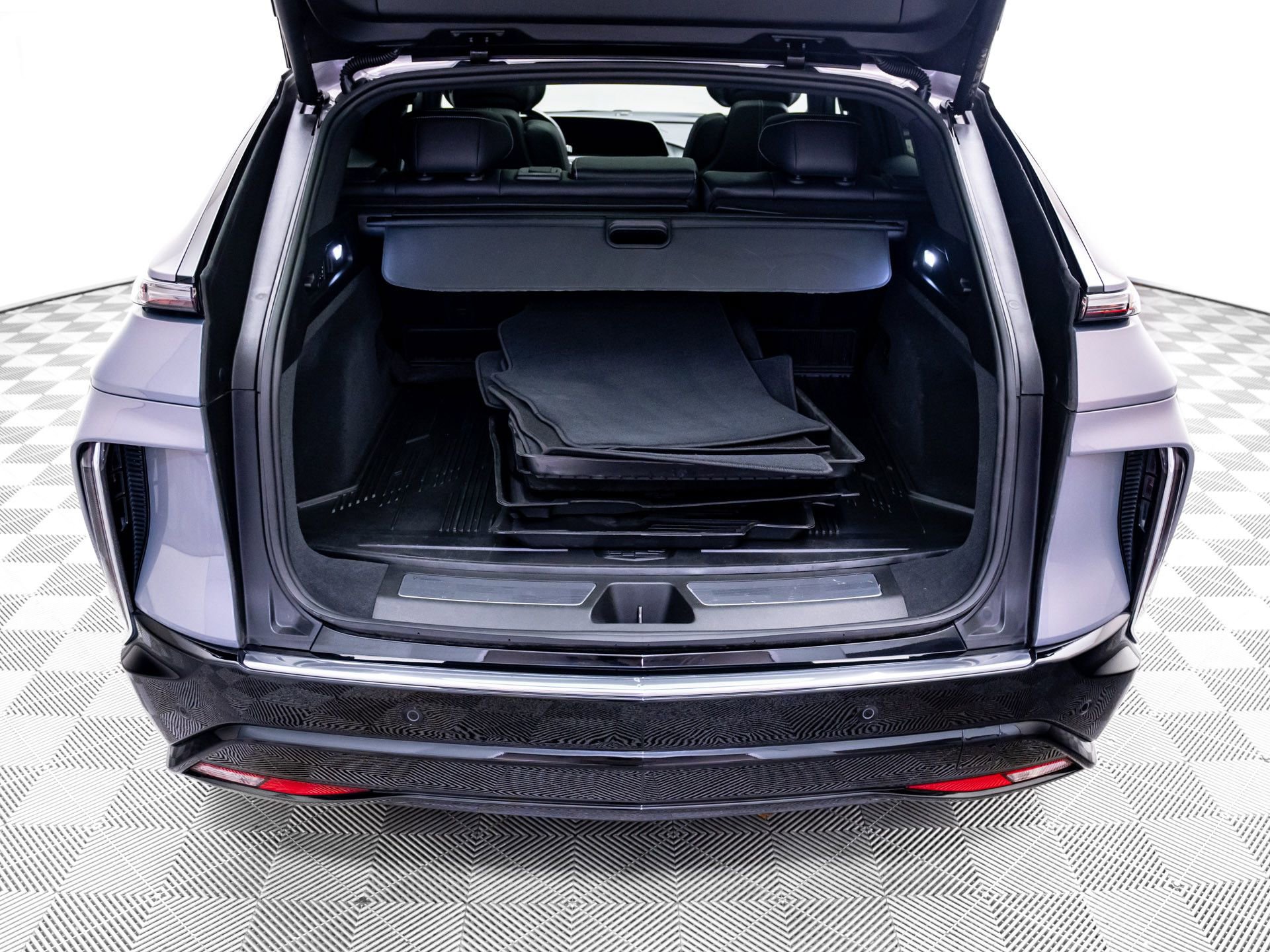 Certified 2025 Cadillac Lyriq Luxury w/ LPO, Floor Liner Package AWD/4WD image 37