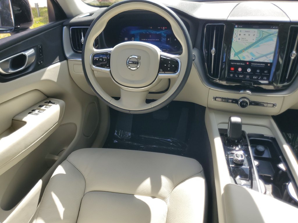 Certified 2024 Volvo XC60 B5 Core w/ Protection Package Premier AWD/4WD image 15