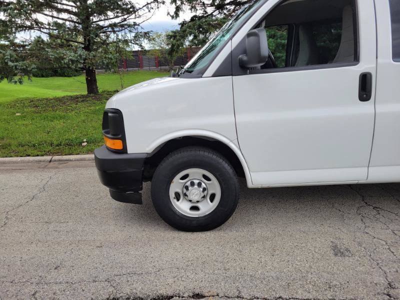 Used 2017 Chevrolet Express 2500 LS RWD image 16