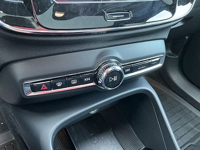 Certified 2023 Volvo C40 P8 Recharge Ultimate w/ Protection Package Premier image 24