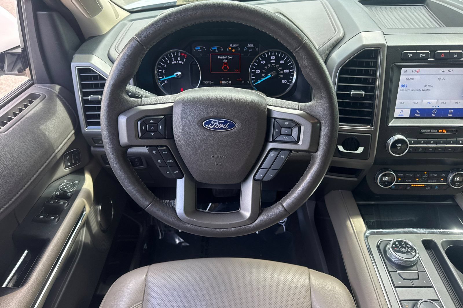 Used 2020 Ford Expedition XLT w/ Equipment Group 202A AWD/4WD image 14