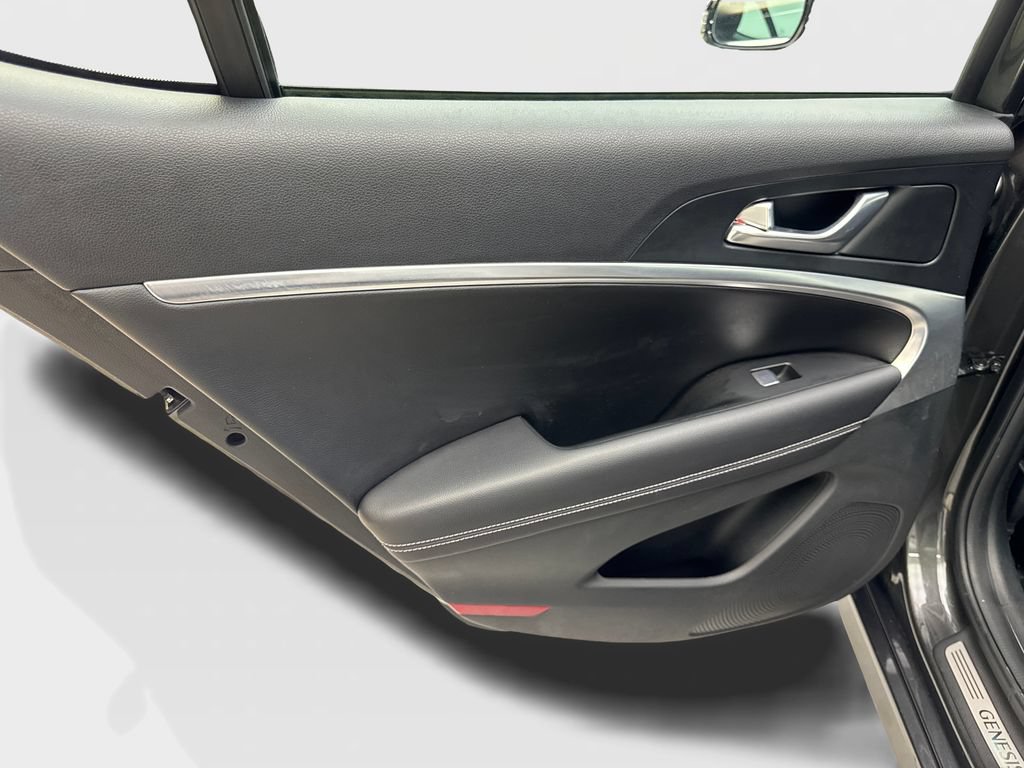 Used 2025 Genesis G70 2.5T RWD image 37
