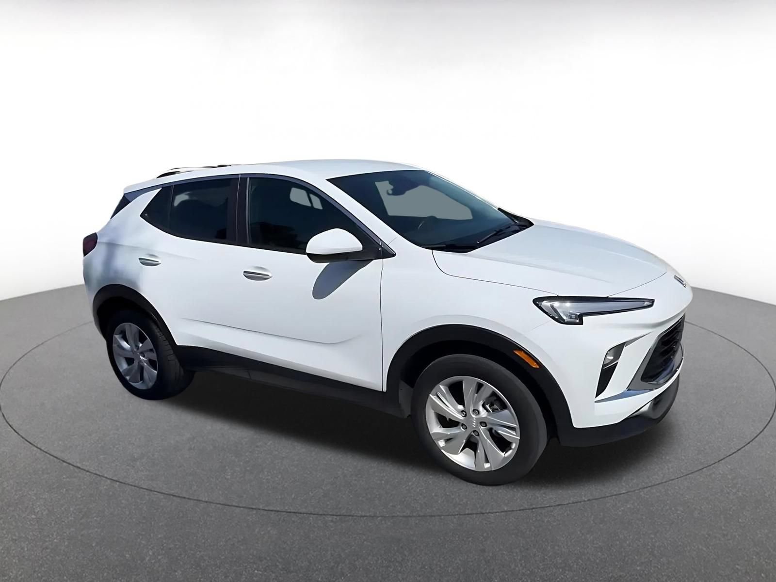 Used 2025 Buick Encore GX Preferred AWD/4WD image 2