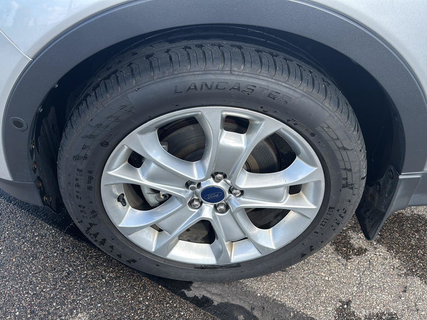 Used 2016 Ford Escape Titanium w/ Equipment Group 301A AWD/4WD image 9