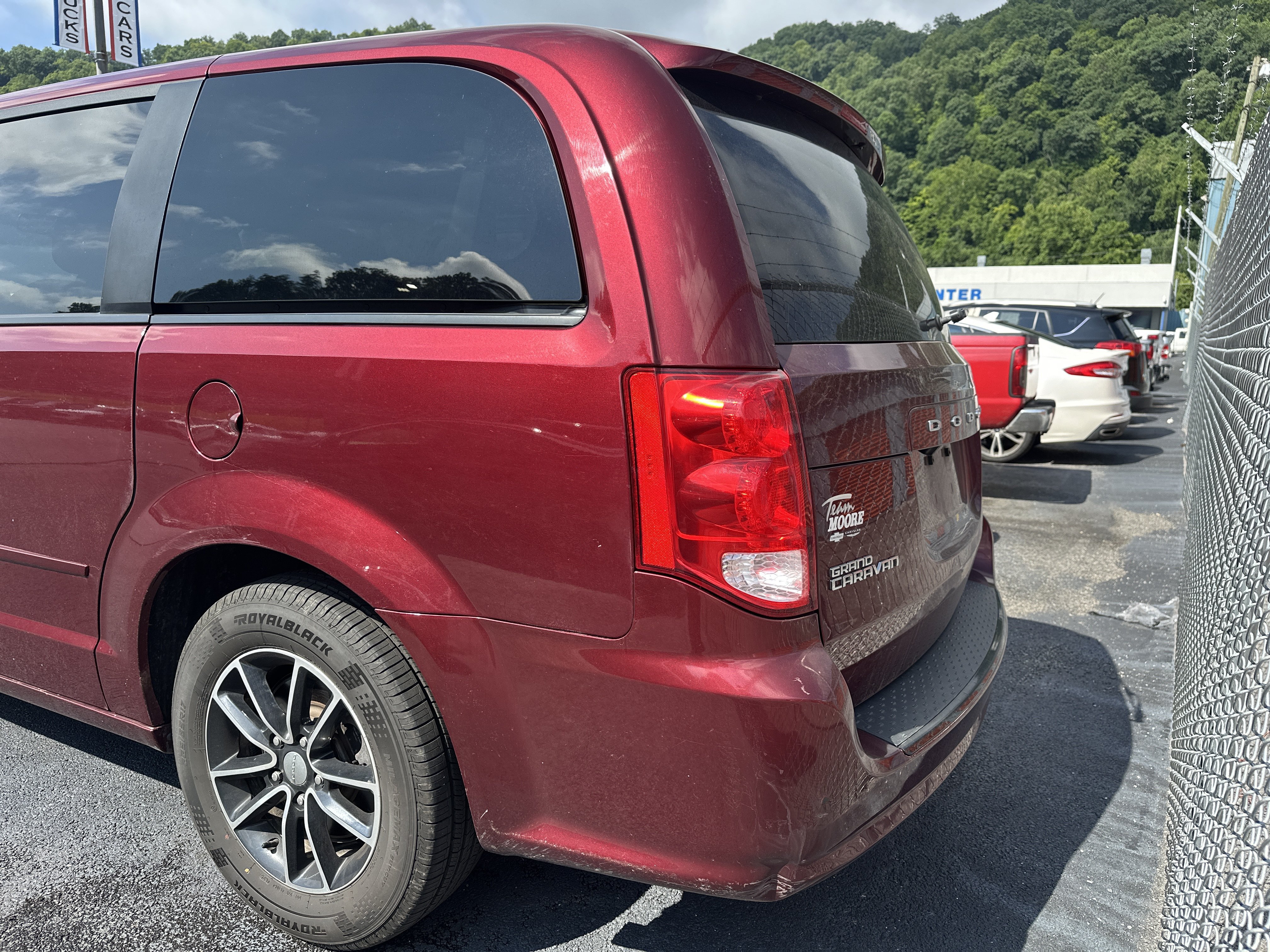Used 2017 Dodge Grand Caravan SE FWD image 5