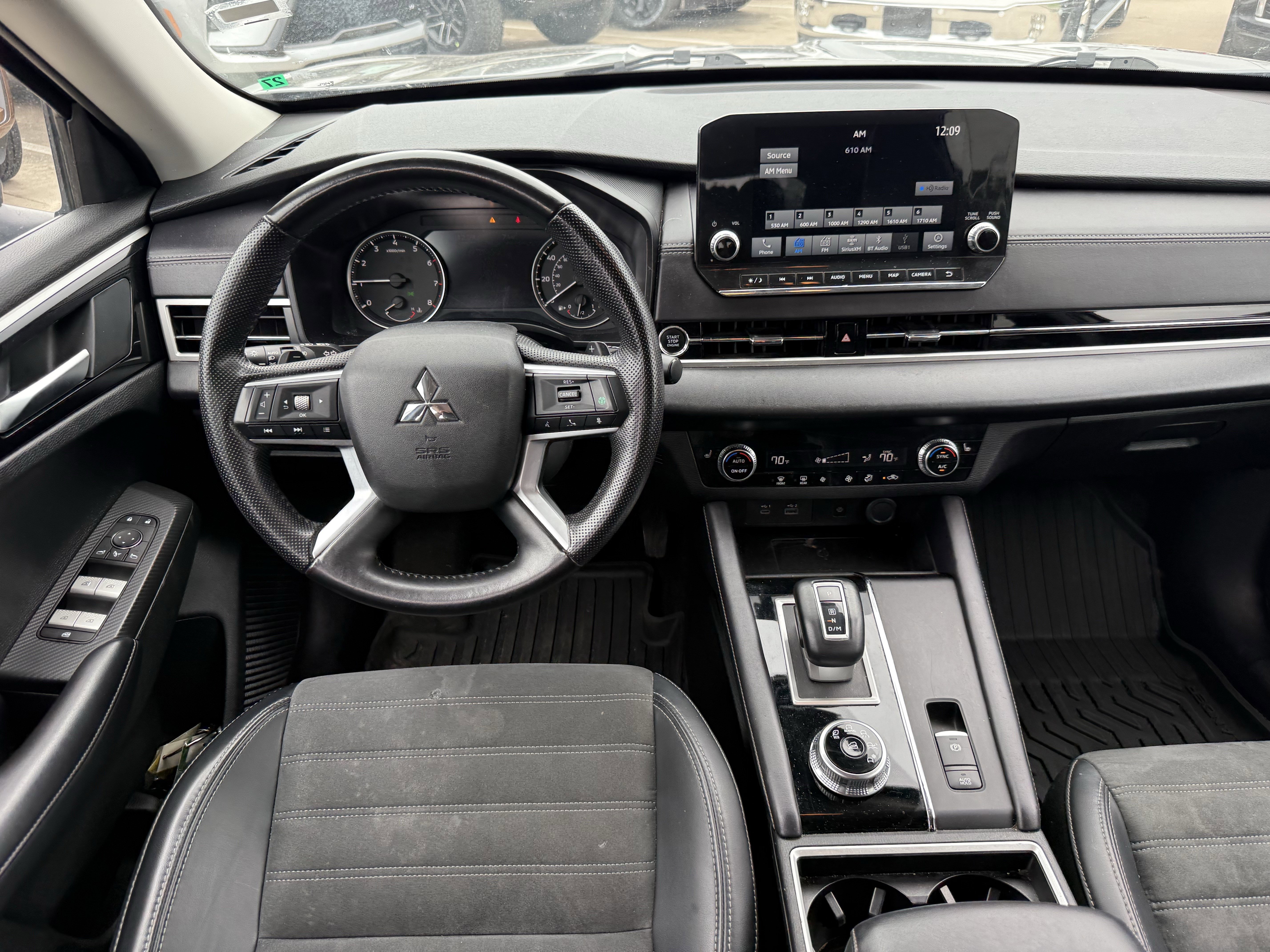 Used 2024 Mitsubishi Outlander SE FWD image 14