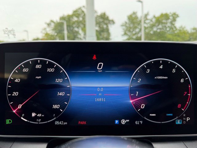 Used 2024 Mercedes-Benz GLC 300 4MATIC image 19