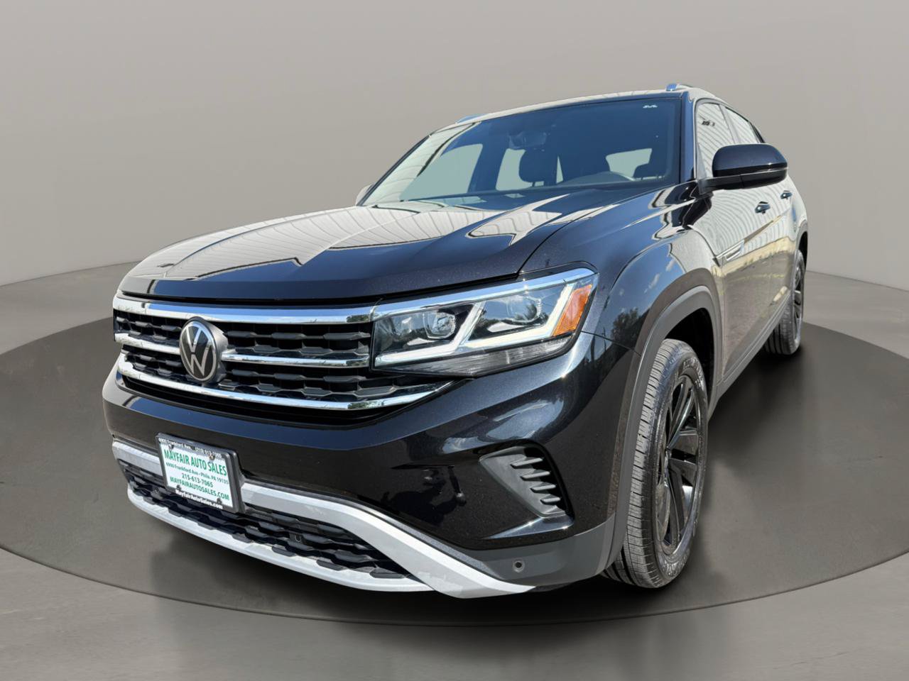 Used 2023 Volkswagen Atlas Cross Sport SE w/ Black Wheel Package FWD image 2