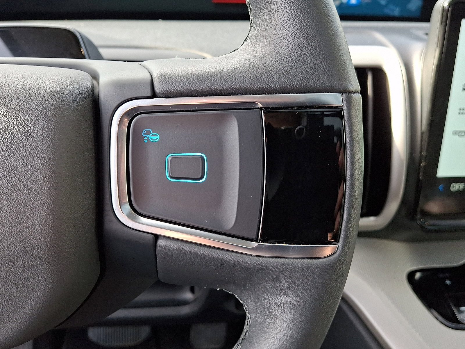 Certified 2025 Ford Expedition Max Active image 24