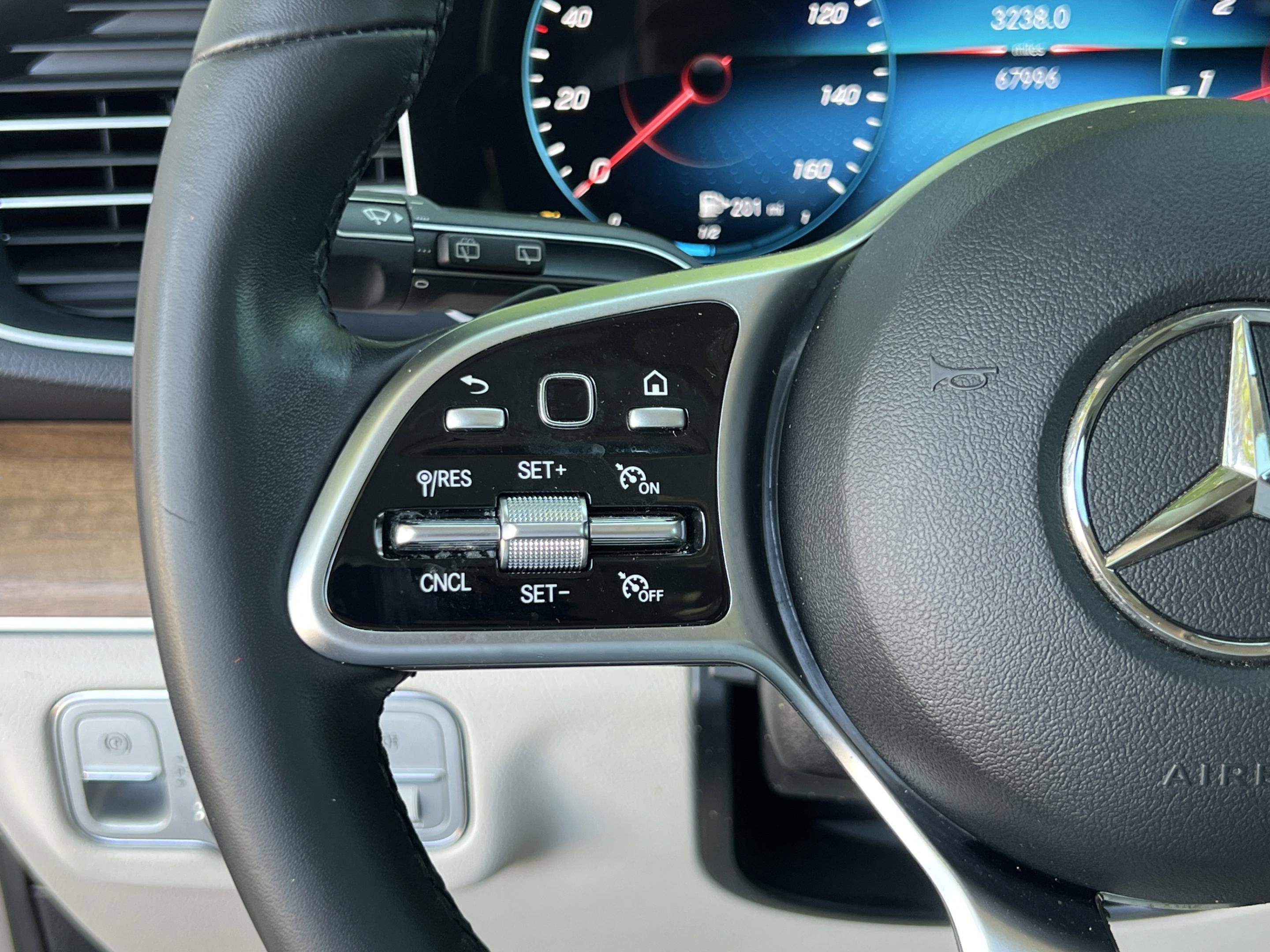 Used 2022 Mercedes-Benz GLE 350 w/ AMG Line Exterior image 27