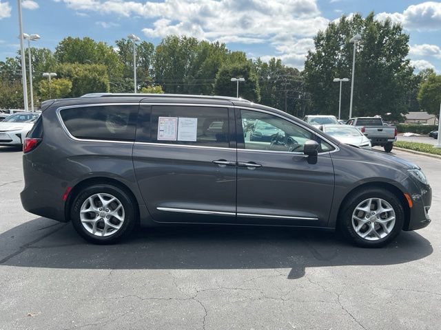 Used 2019 Chrysler Pacifica Touring-L Plus w/ Tire & Wheel Group FWD image 7