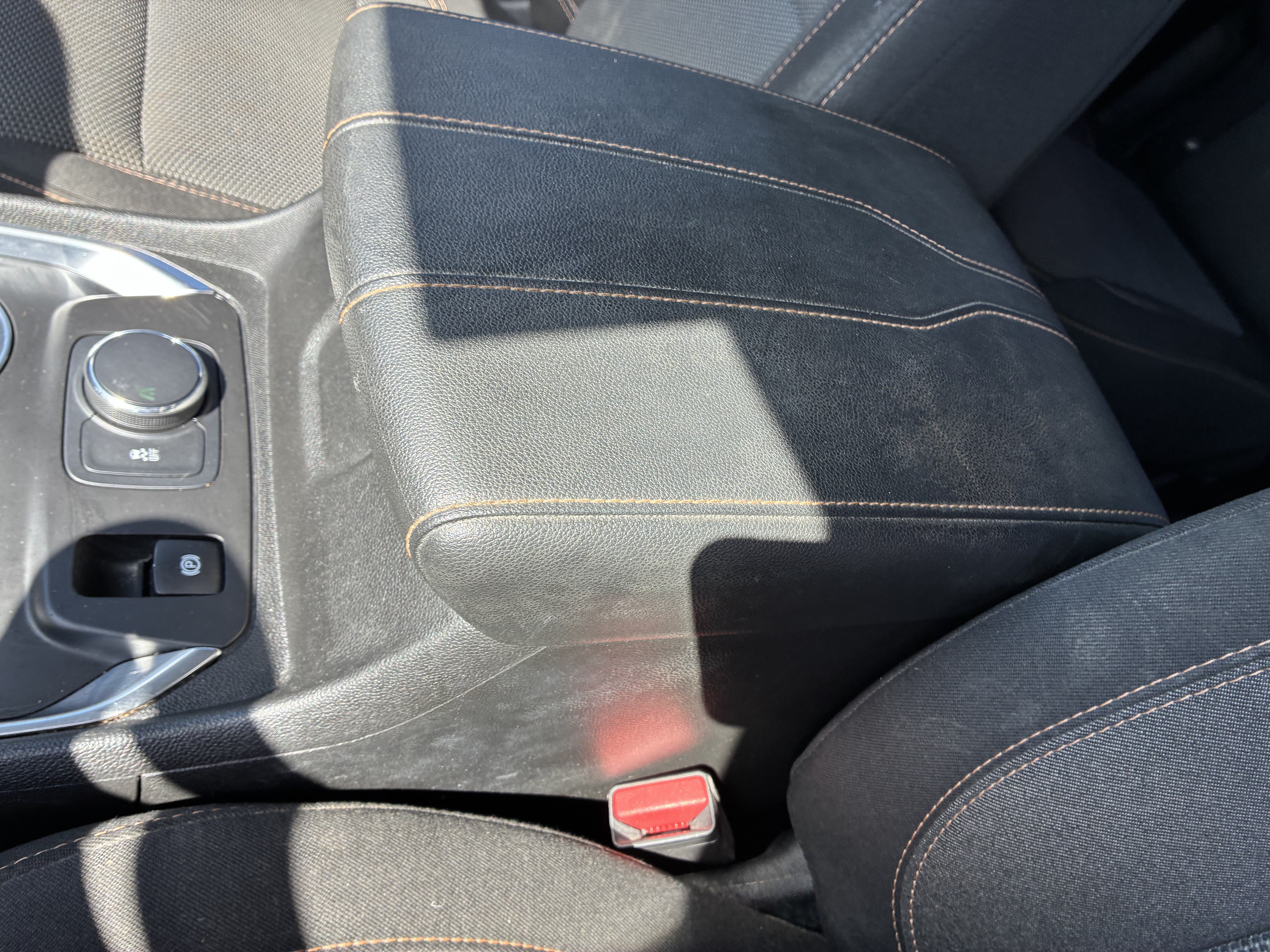 Used 2019 Chevrolet Traverse LT FWD image 36