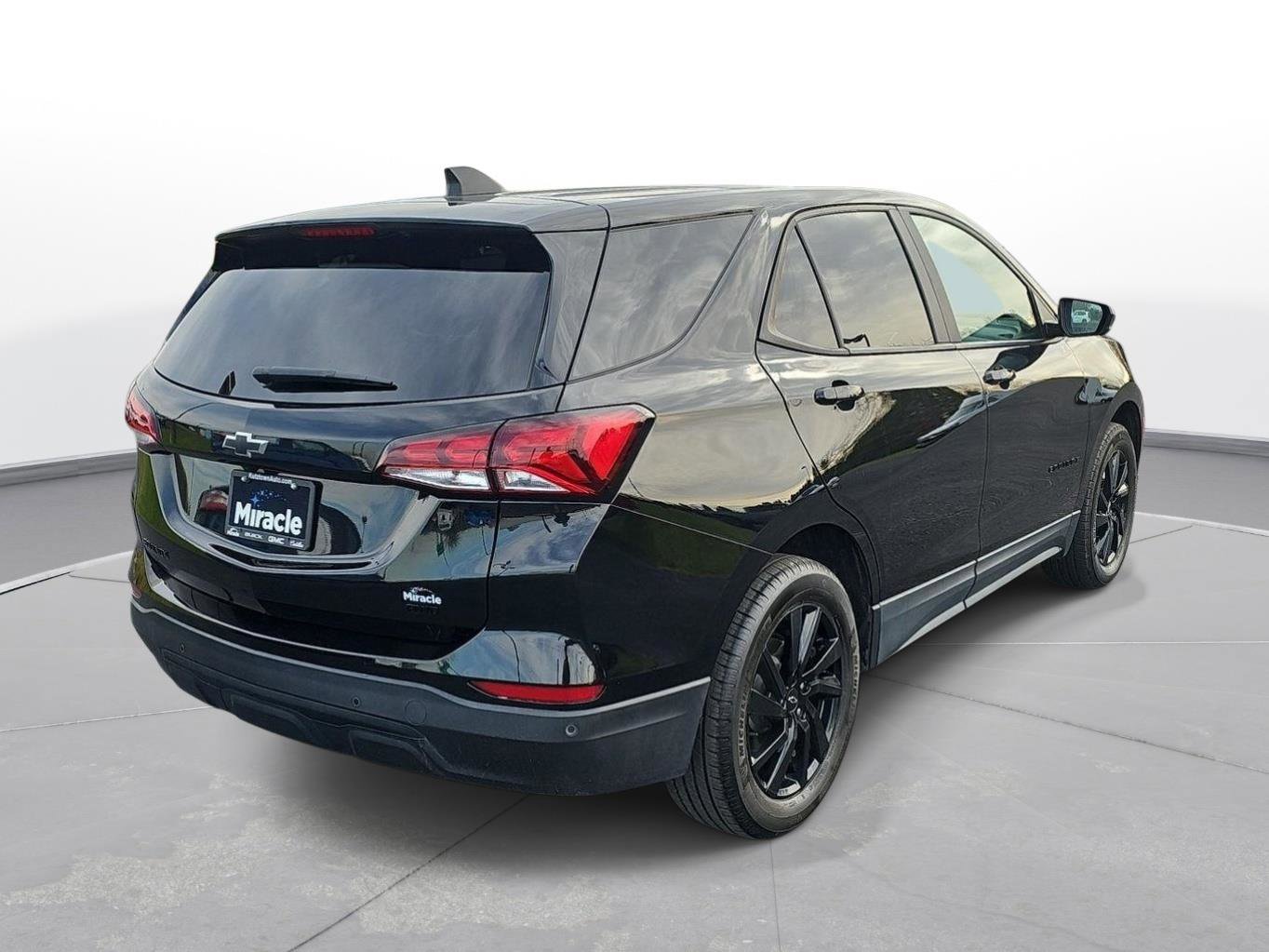 Used 2023 Chevrolet Equinox LS w/ LS Convenience Package image 5