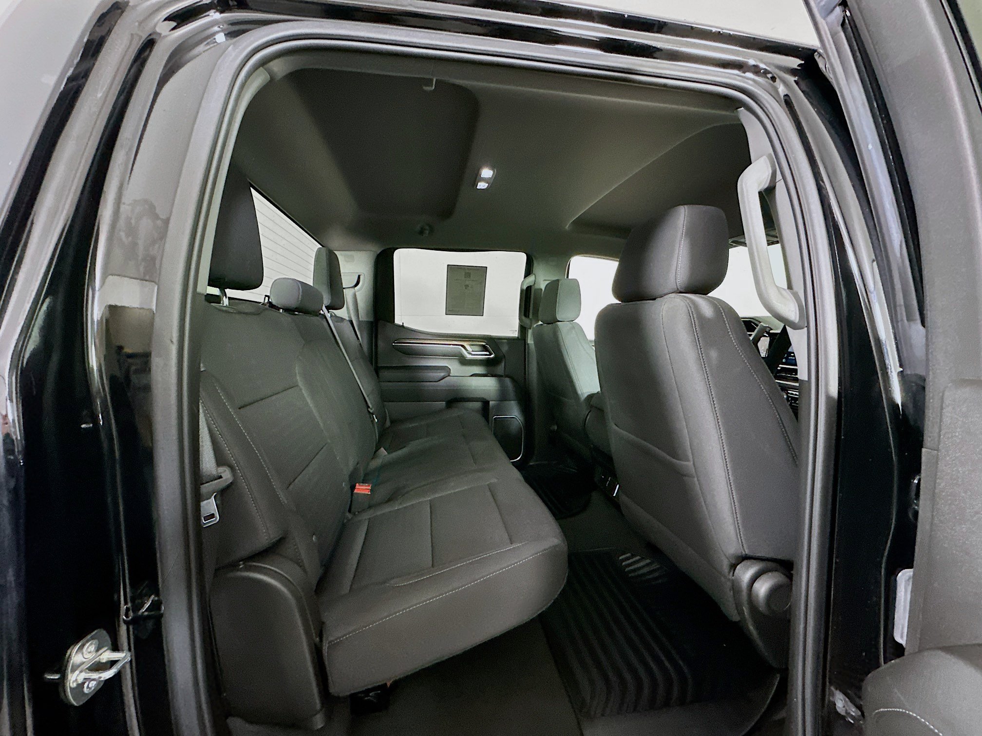 Used 2023 Chevrolet Silverado 1500 LT AWD/4WD image 28