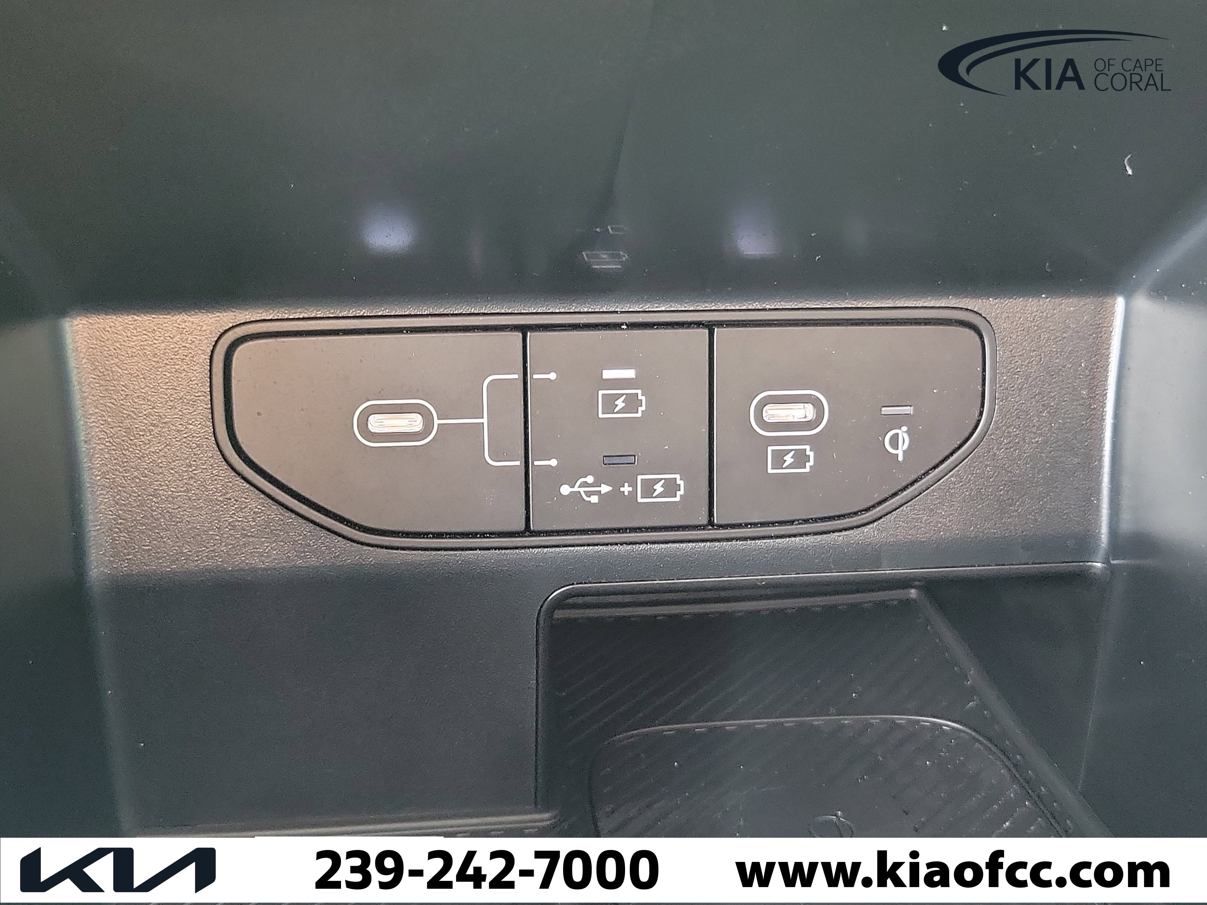 Used 2025 Kia Sorento EX w/ Panoramic Sunroof Package image 26