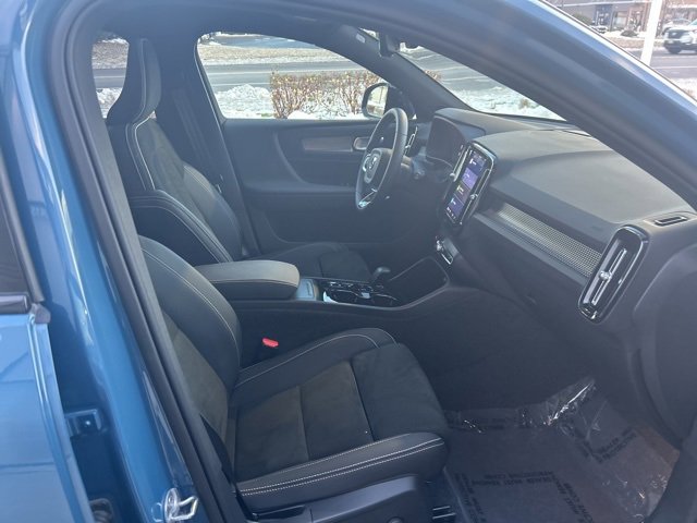 Certified 2025 Volvo XC40 B5 Plus image 15