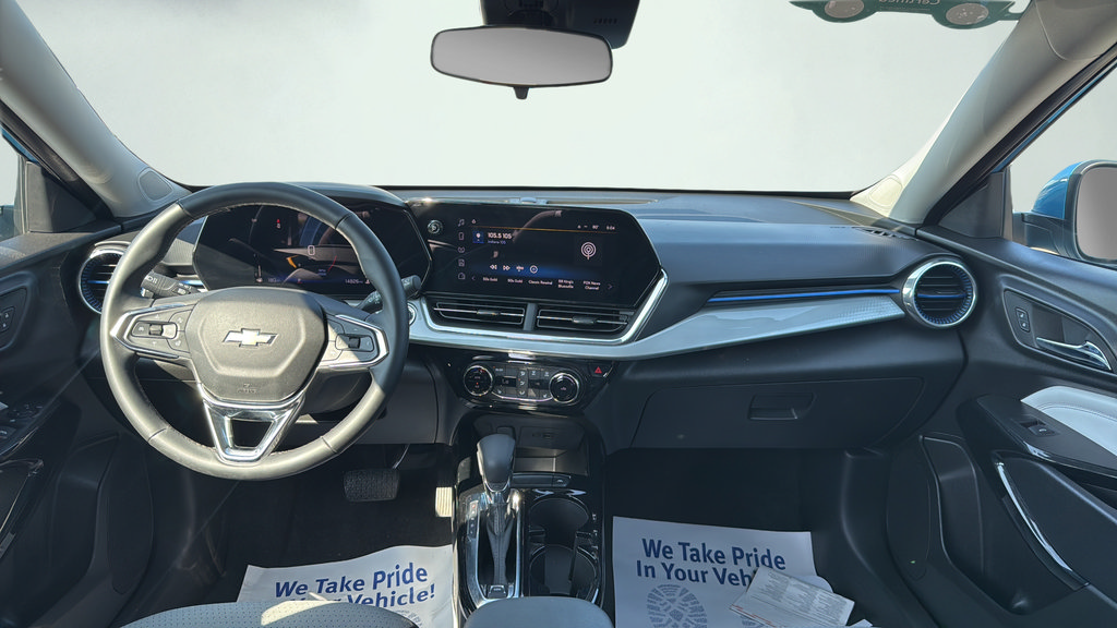 Used 2025 Chevrolet Trax LT w/ Driver Confidence Package FWD image 17
