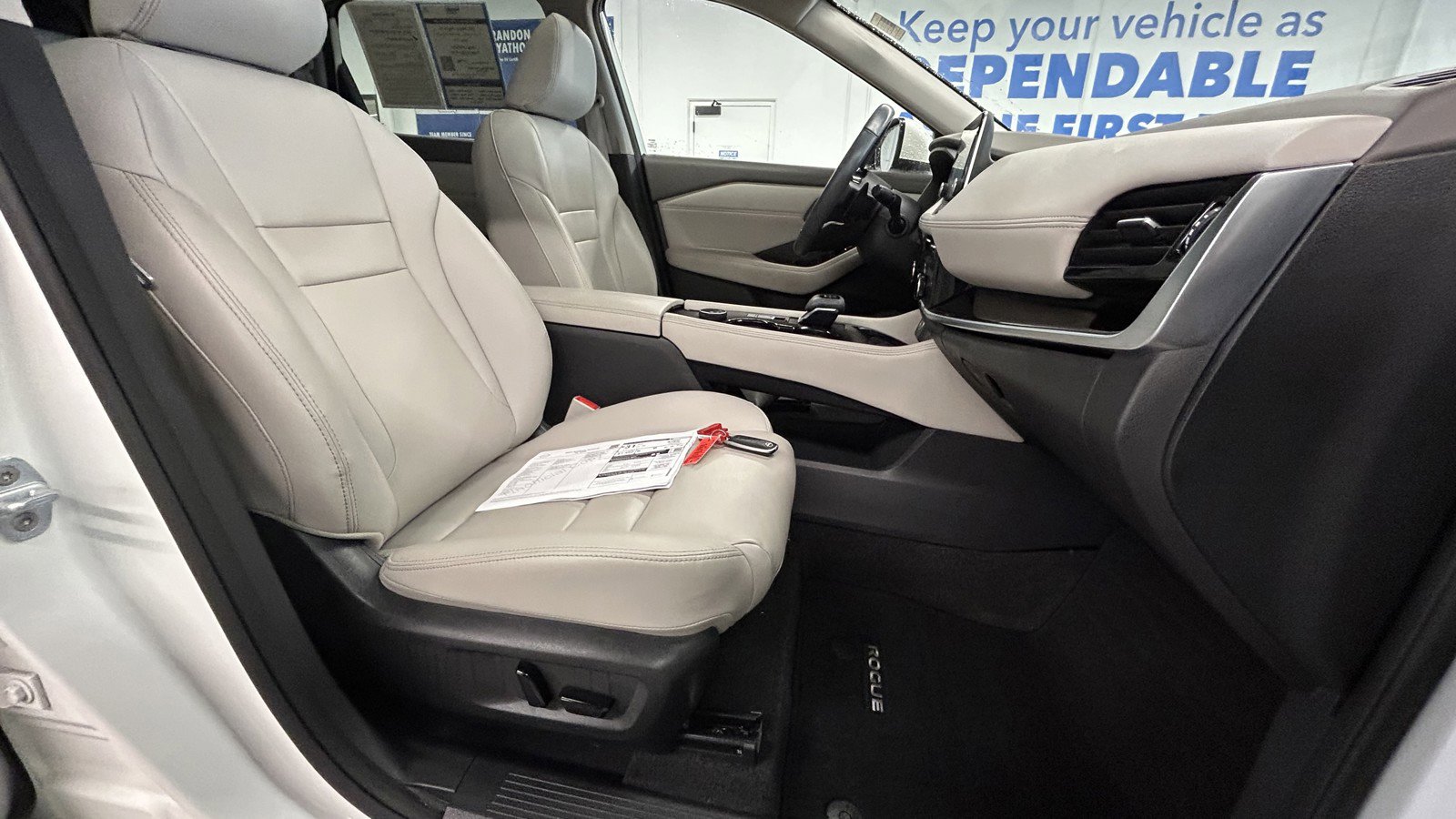 Used 2023 Nissan Rogue SL image 20