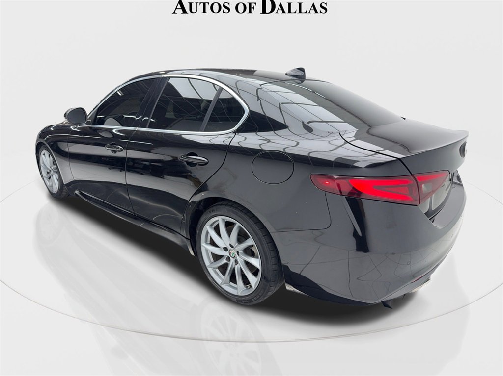 Used 2019 Alfa Romeo Giulia image 10