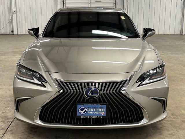 Used 2021 Lexus ES 300h Ultra Luxury w/ Accessory Package 2 FWD image 2