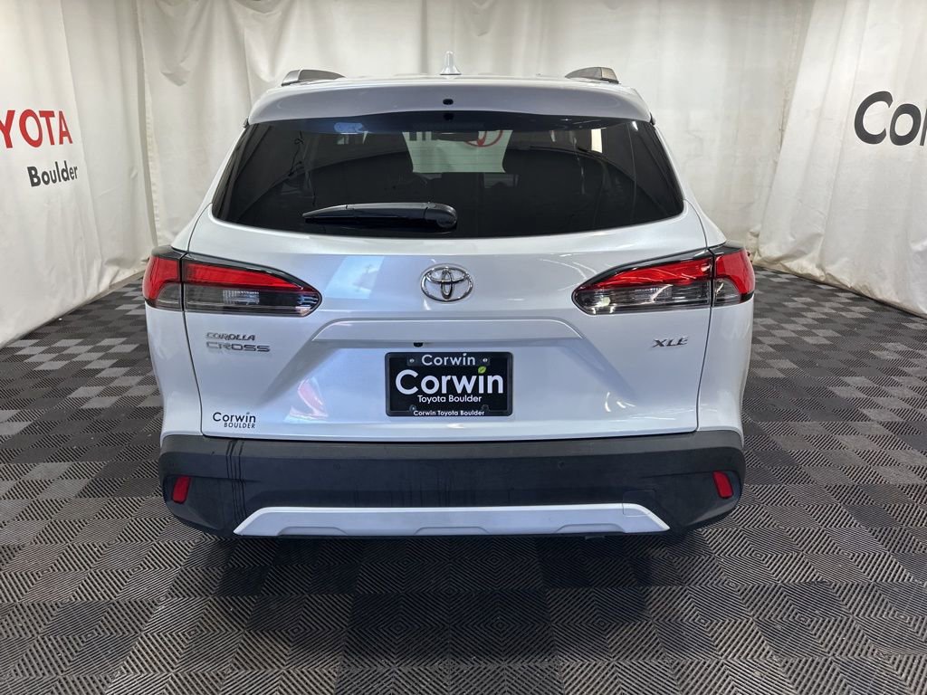 Used 2023 Toyota Corolla Cross XLE w/ Convenience Package FWD image 7