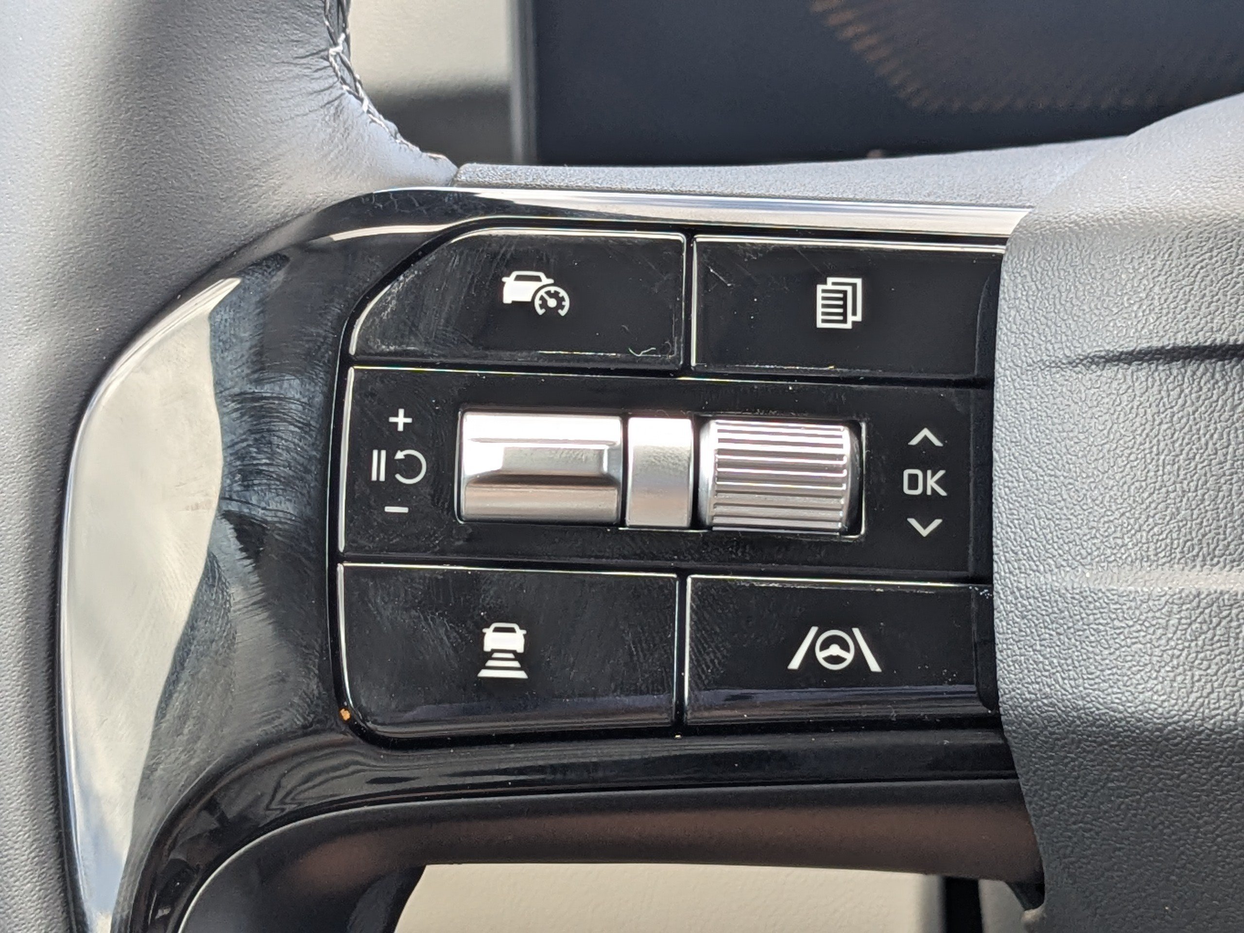 New 2026 Kia Sorento S w/ S Panoramic Sunroof Package FWD image 32