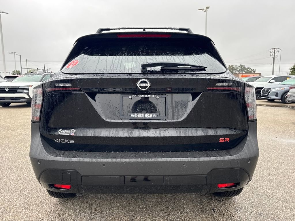 New 2026 Nissan Kicks SR image 4