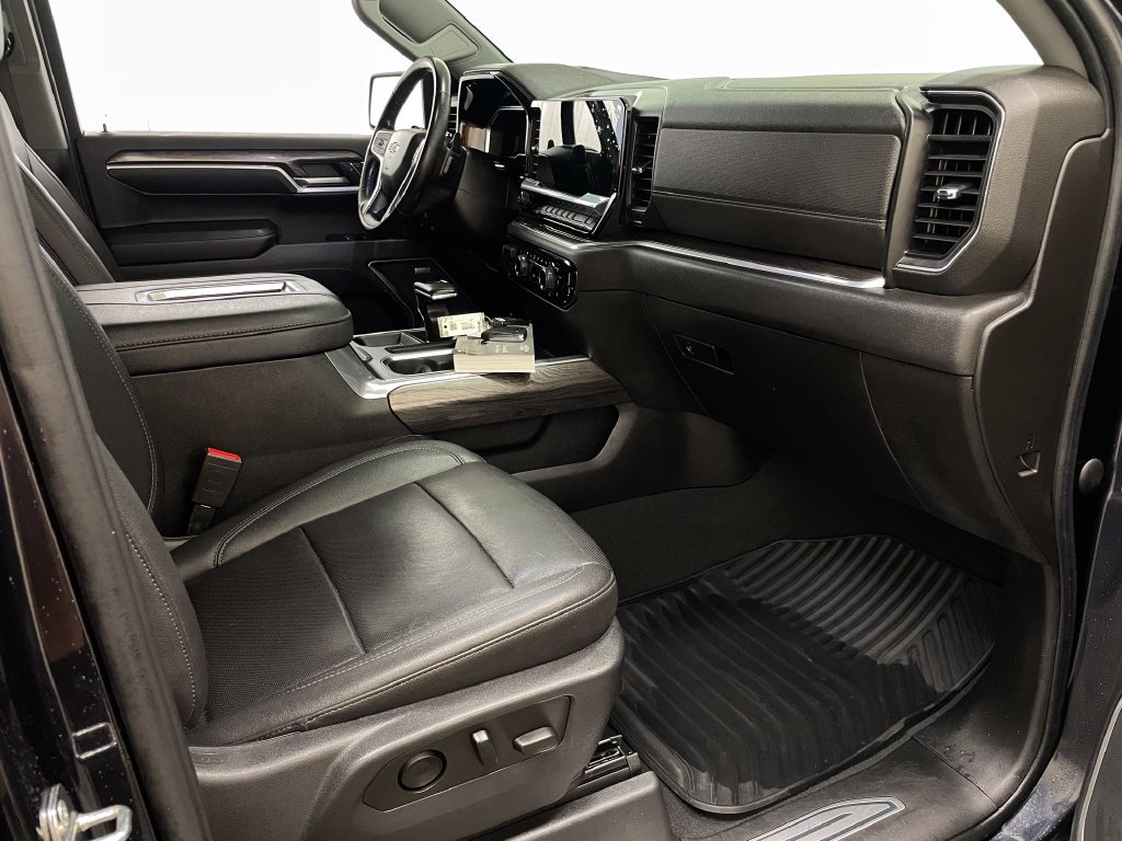 Certified 2022 Chevrolet Silverado 1500 LTZ AWD/4WD image 38