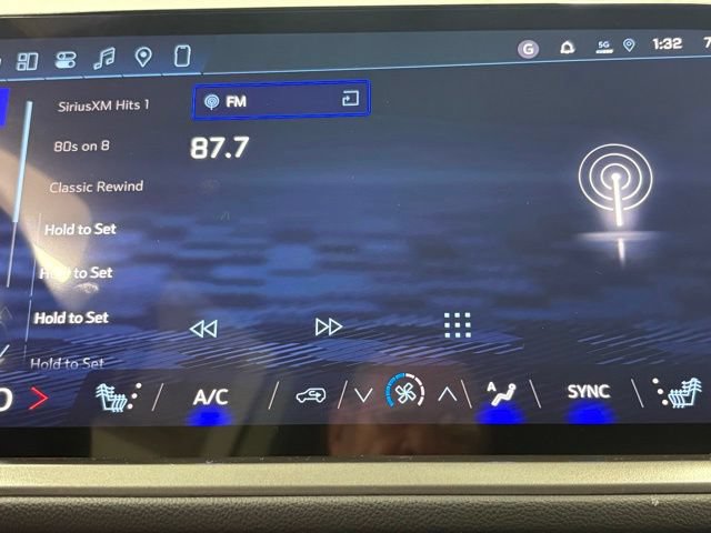 New 2026 Chevrolet Traverse LT w/ Midnight/Sport Edition FWD image 23
