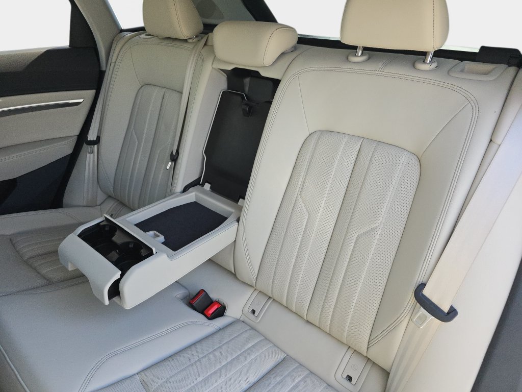 Used 2024 Audi Q8 e-tron Premium Plus w/ Premium Plus Package AWD/4WD image 17