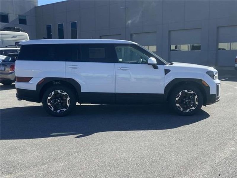 Certified 2025 Hyundai Santa Fe SE image 7