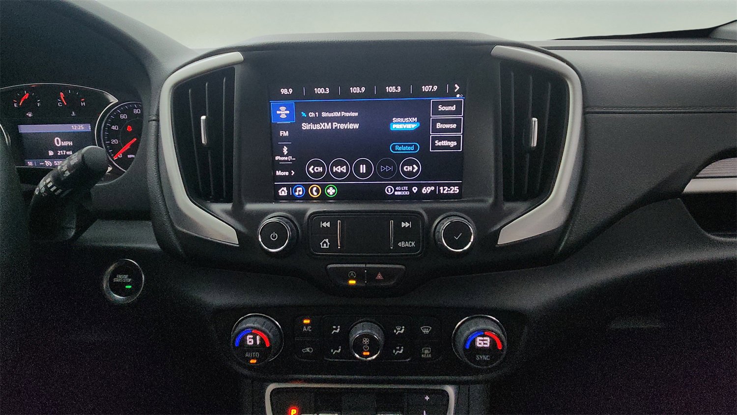 Used 2023 GMC Terrain SLT image 18