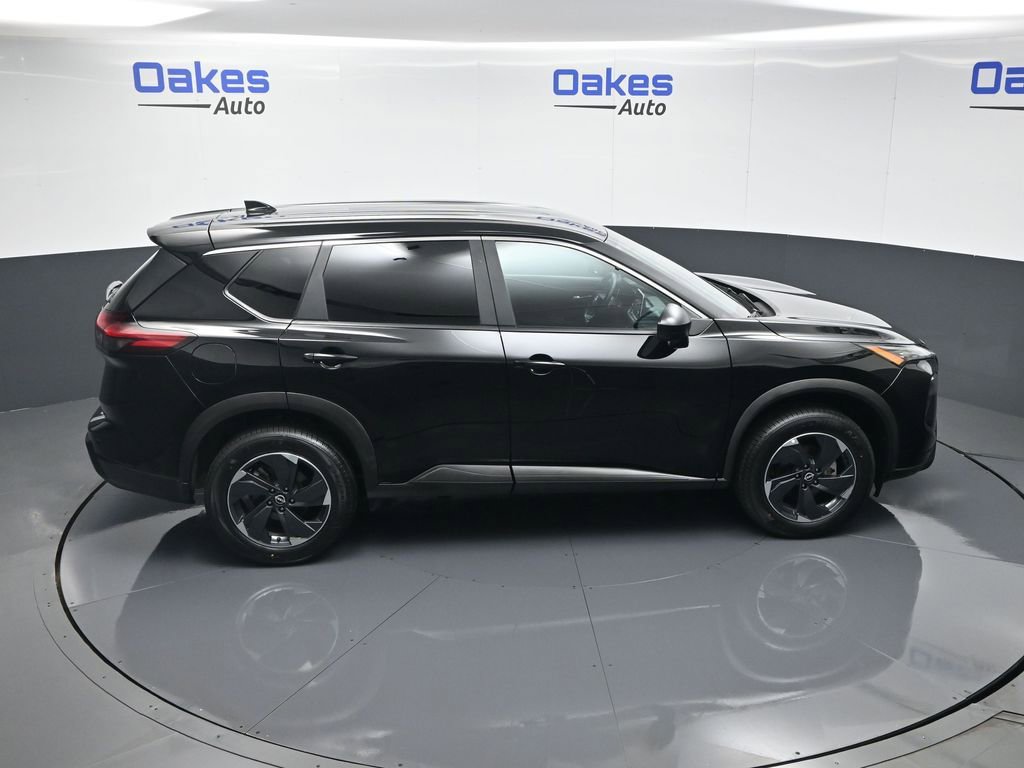 Used 2025 Nissan Rogue SV image 54