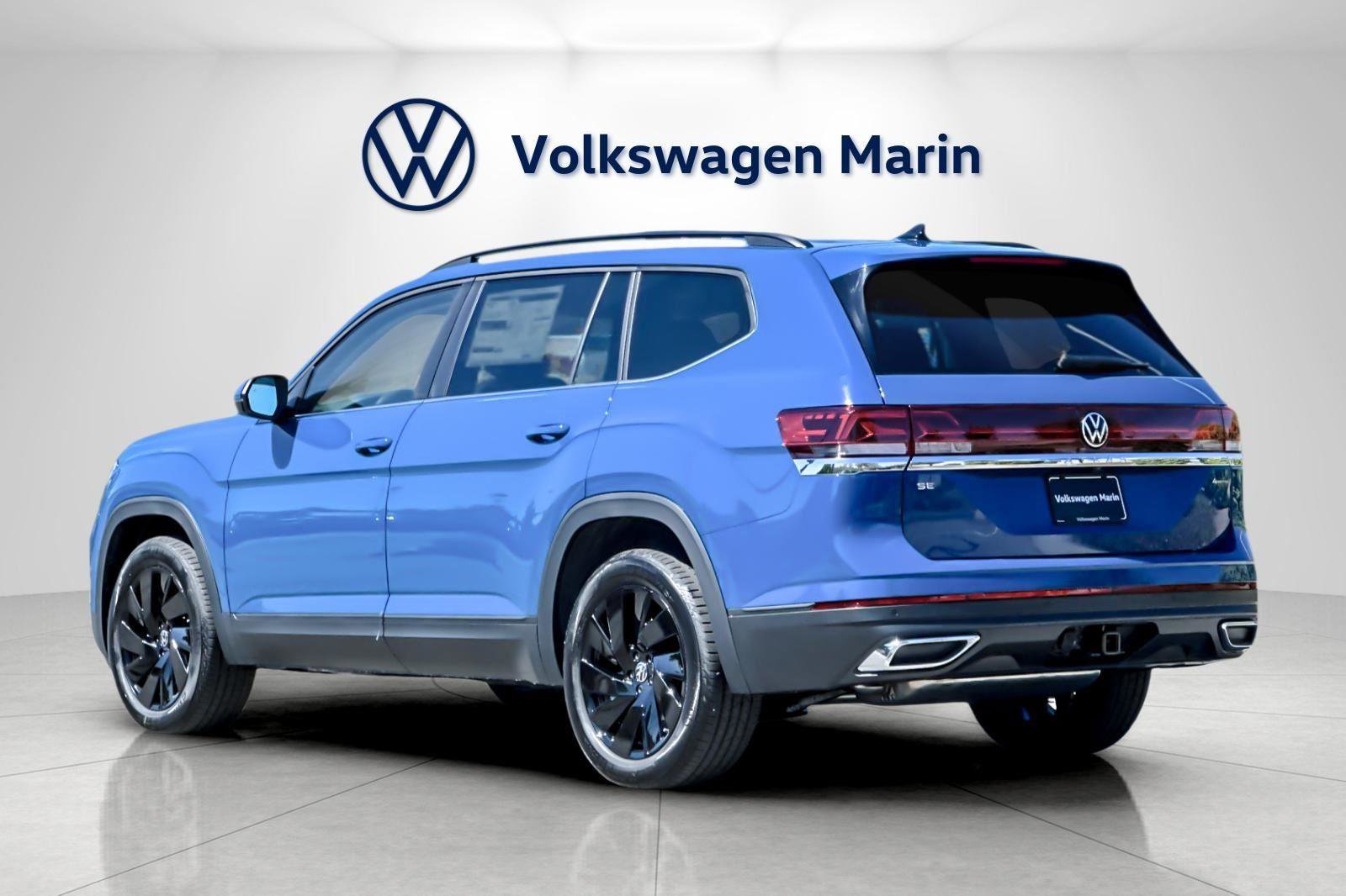 New 2026 Volkswagen Atlas SE w/ Panoramic Sunroof Package image 3