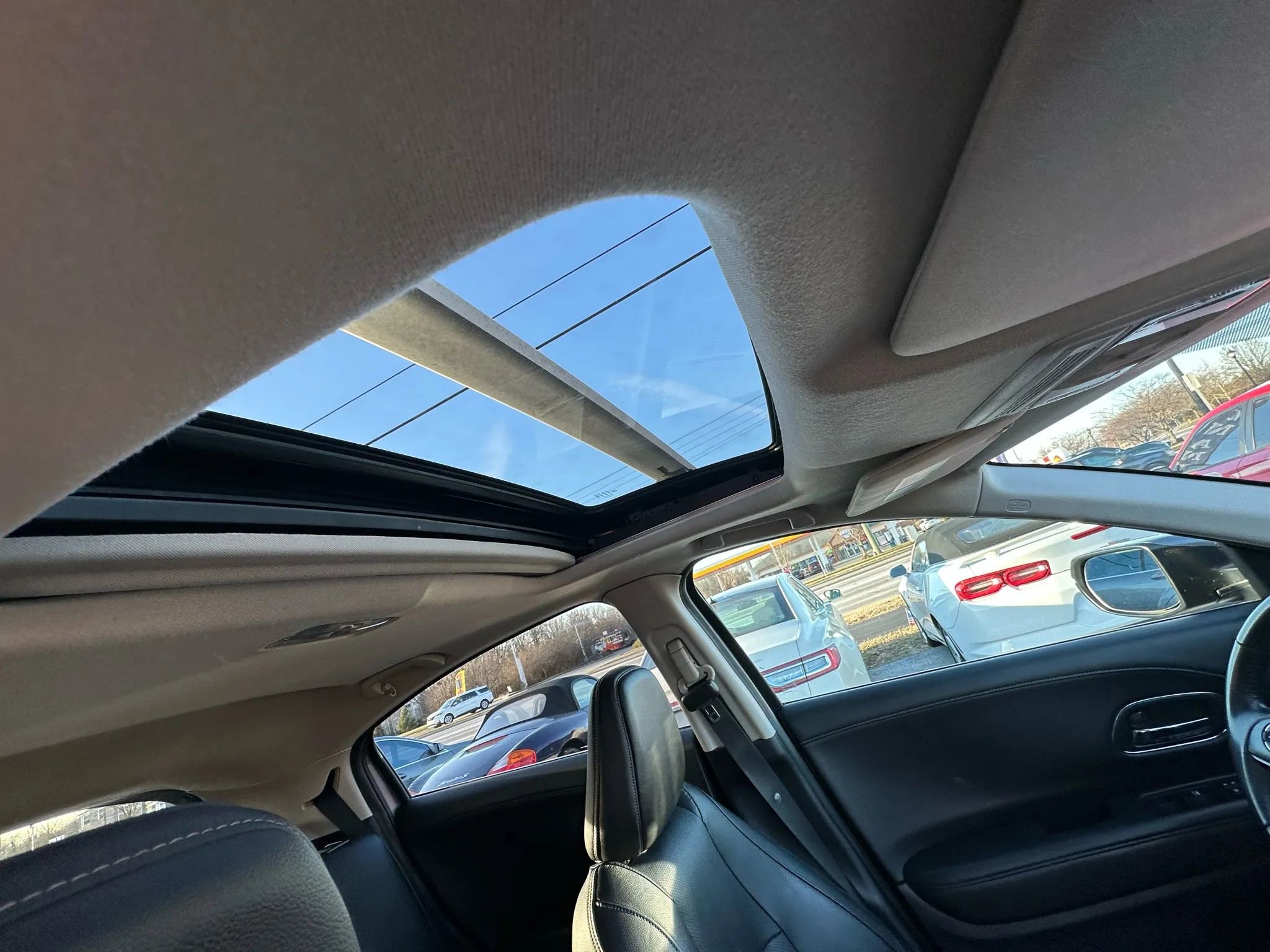 Used 2019 Honda HR-V Touring image 31